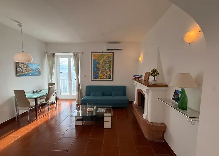 Maison Raphael アパート