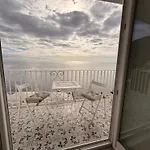 Апартаменты Maison Raphael *